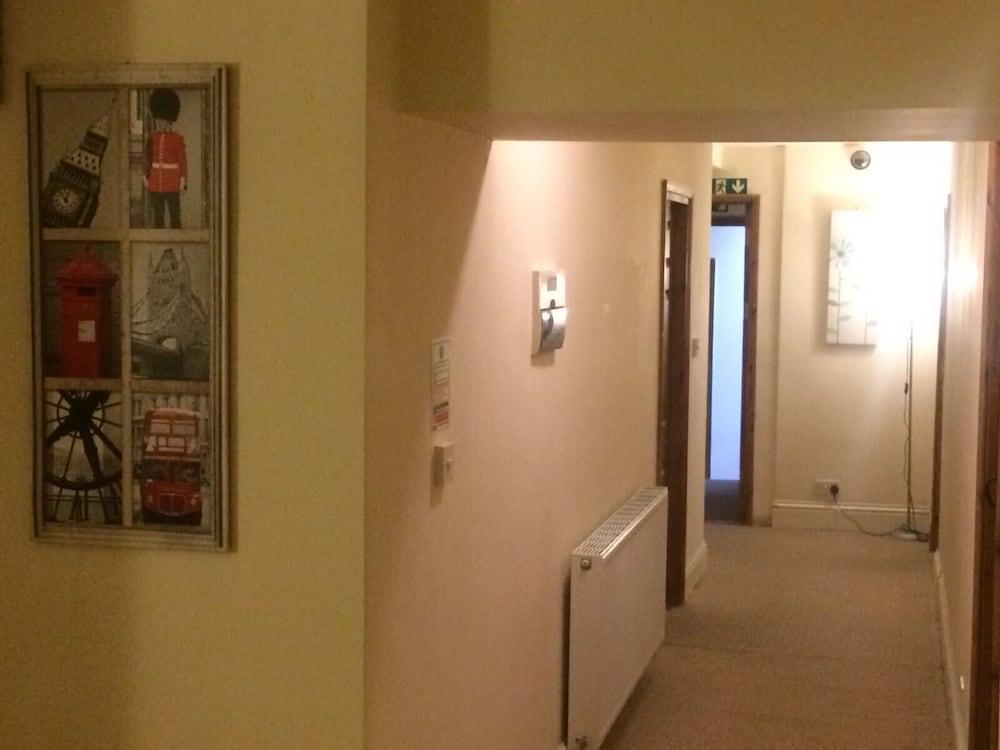The Old Post Office Public House & Hotel ハリファックス エクステリア 写真